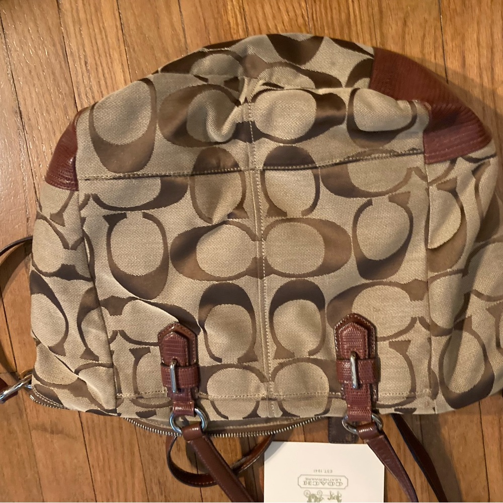 Coach Logo large purse with dust bag - Picture 2 of 7